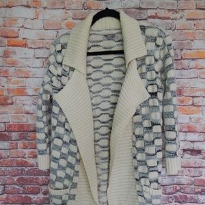 ECote / Long Checkered-Style Sweater